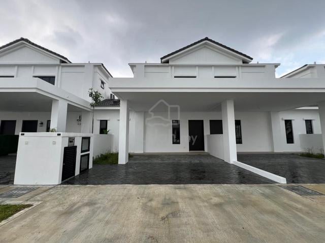 TWO STOREY GATED NEAR IKEA✅ 4🛏️ 3🛁 .LIKE NEW❗ Eco Horizon Camdon 1
