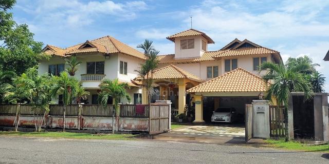 MAHKOTA GOLF & COUNTRY CLUB 2-storey Bungalow 12599sf 1
