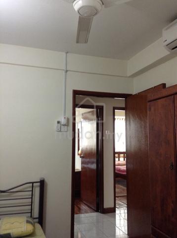 Middle Female single room Bistari wtc lrt mrt bus KLCC TRX GHKL Intern 4