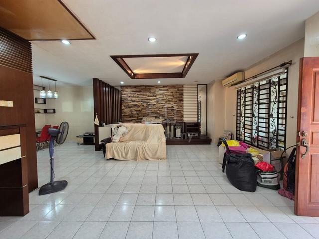 Jalan Cenderawasih Bandar Putra Kulai 2 Storey for Rent Rumah Sewa 1