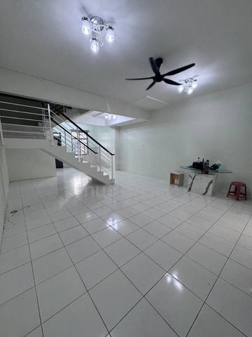 Taman Putri Kulai, 2 storey house, Good Condition, fully loan, CHEAP 1