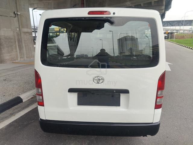 2013 Toyota Hiace 2.5 (M) 14 Seat Low Roof Window - 5