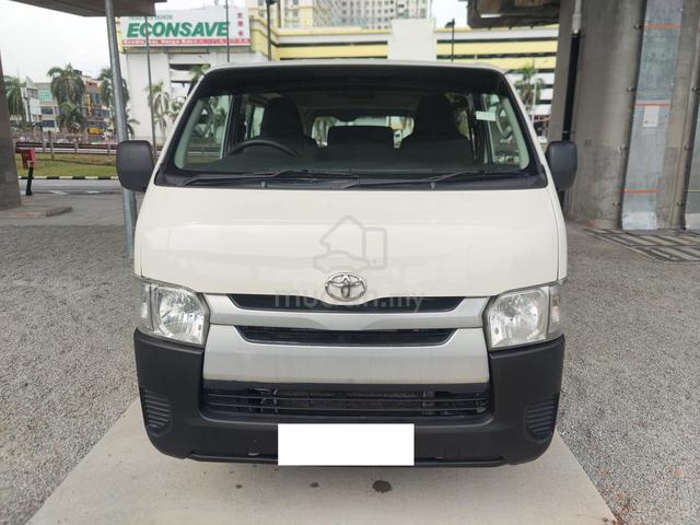 2014 Toyota Hiace 2.5 (M) Window Van 14 Seat - 2