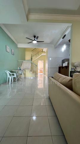 Bukit Indah / Jalan Indah 19 ( Double Storey House ) For Rent 2