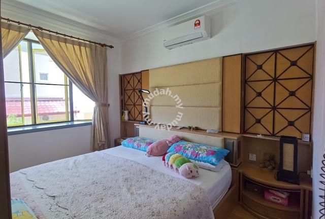For sale- Impressive Bungalow Taman Starland 3