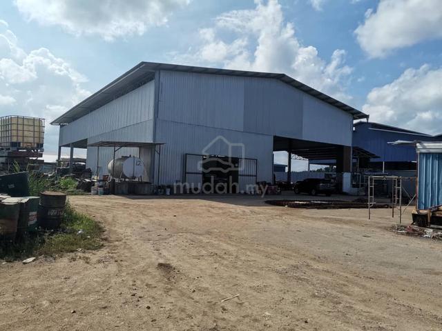 Warehouse with big land size at Damansara Kuantan 1