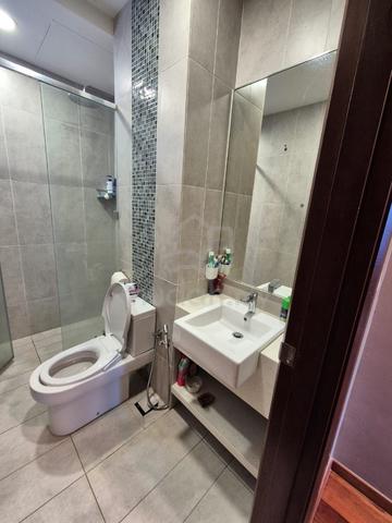 Queens Residences Q1 @ Queens Waterfront 1