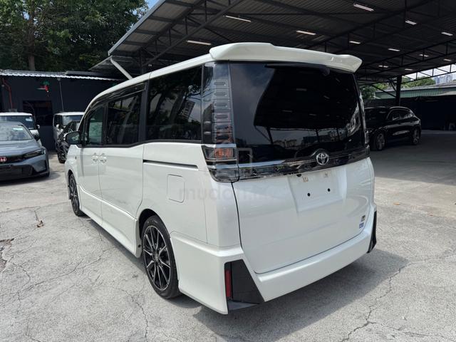 2021 Toyota VOXY 2.0 ZS GR Sport Ready stock - 3