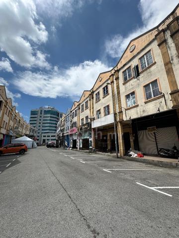 Greentown Nova ground floor shoplot for rent 5