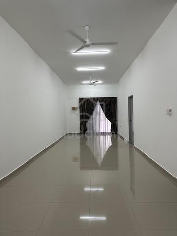 Rumah Teres Baru di Indera Mahkota 14, Kuantan (Depan Padang) 1