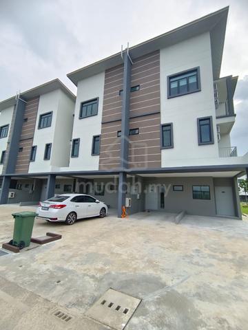 Kensho Townhouse brand new upper unit At Jalan Batu Kawa 1