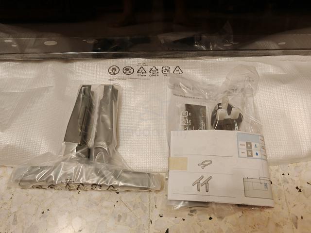 Discounted New Samsung 55" Smart TV - photo 3 of 4
