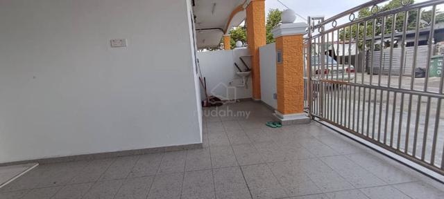 Tanah Merah Site C house for rent 1
