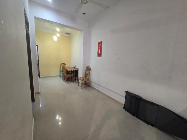 5-ROOMS 2-Storey Hse FULLY RENOVATED FURNISHED Georgetown Bu-2000SF 4