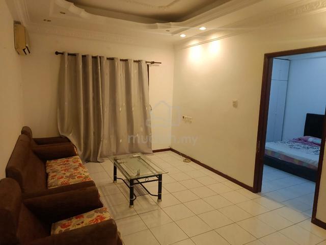 Api-Api Apartment 1