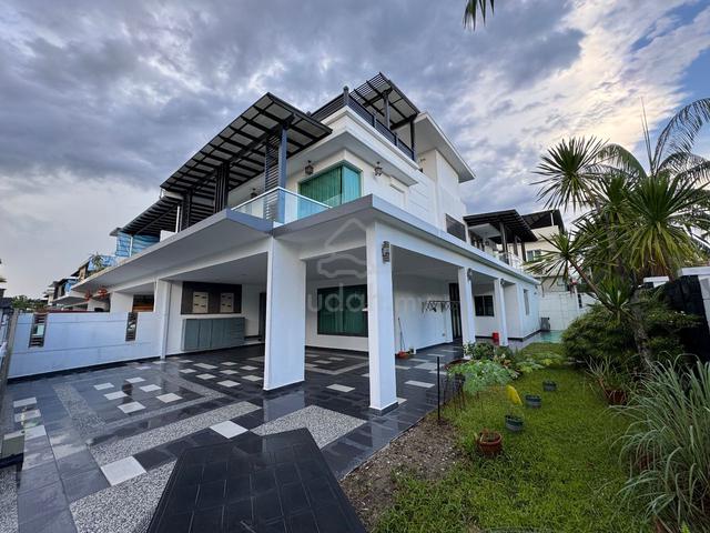 Corner 3.9k sqft Land Area 2.5 Storey Teres House Taman Sutera Utama 1