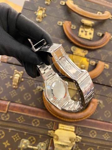 Carousel Image