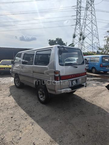 Mitsubishi Delica - 2