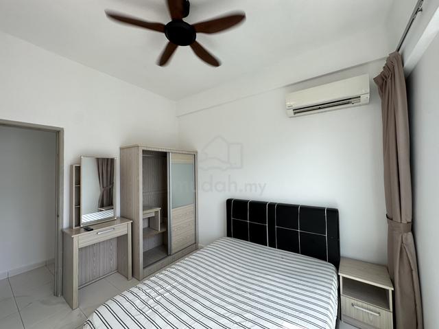 Bayan Lepas Aircon middle room golden triangle 1 condominium 1