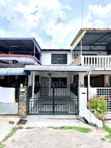 Simpang Renggam Tmn Sentosa Kampung Hahim, Rumah 2 Tingkat RENOVATED 1