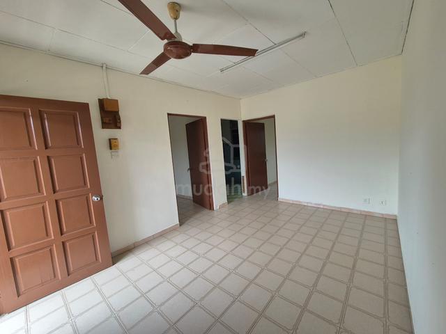 Taman Tampoi Utama Flat 1