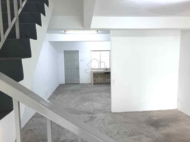 2R1B 1.5 Storey Linked House Near NSk Tmn Sentosa Klang For Sale 1