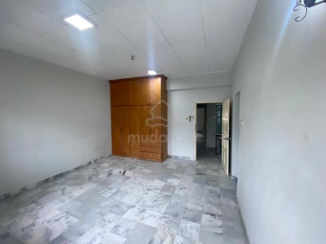 {BEST RENT}Bukit OUG Townhouse{Upper Unit}3+1 Room-Walk to LRT & SHOP 5