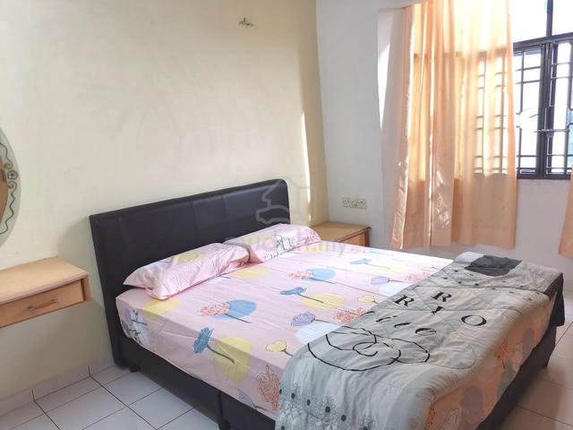 Master room for rent_(Attached toilet and carpark) 1