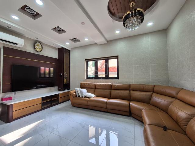 Asia Hills @ Bukit Gambir 3-Storey Bungalow House For Rent 1