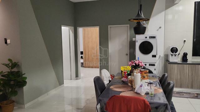 Residensi Adelia 2