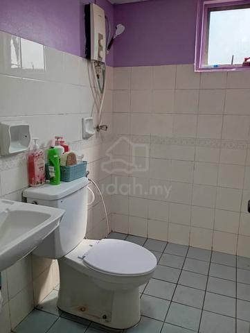 Nicely Furnished Middle Bedroom for Rent in Pantai Hillpark Phase 2 5