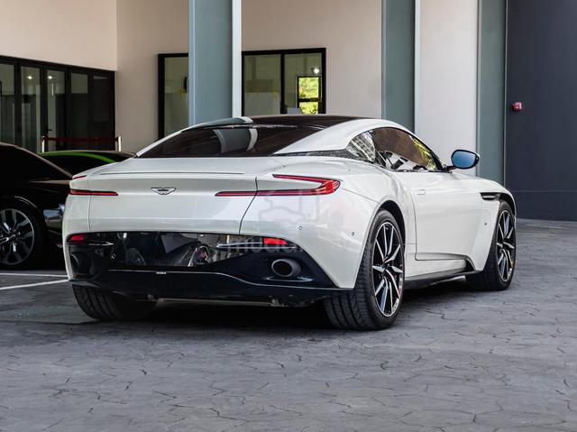 2017 Aston Martin DB11 Launch Edition 5.2 V12 (A) - 2