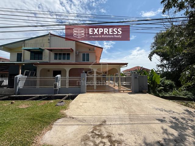 Double Storey Semi Detached House at Lutong Baru, Miri 1