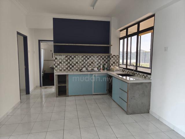 E-Park Condominium 1