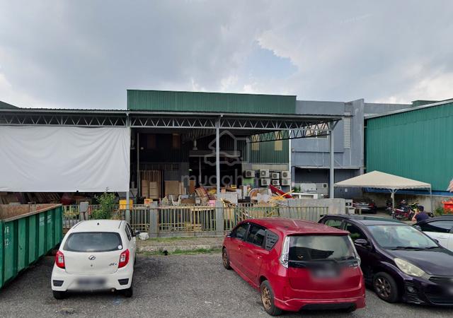 [BELOW MARKET 1M]1.5 Storey Freehold SemiD Factory Balakong Jaya 1