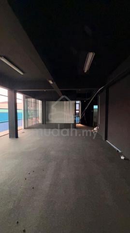 Semi D Warehouse / 3 Storeys / Inanam 1