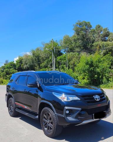2018 Toyota FORTUNER TRD 2.4 Auto - 3