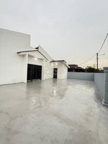 R3000/Senai/Jalan Desa/Single Storey Corner/Partial Furnished/3bed/914 1