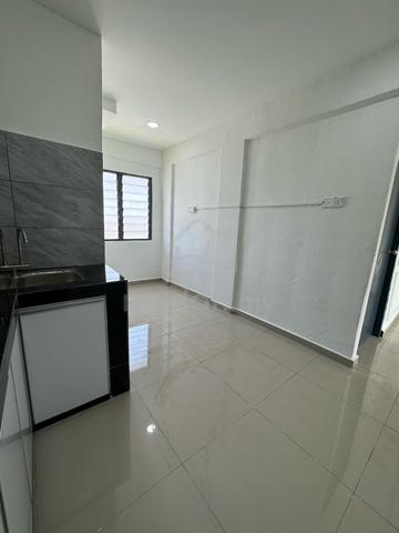 Flat Taman Perling 4