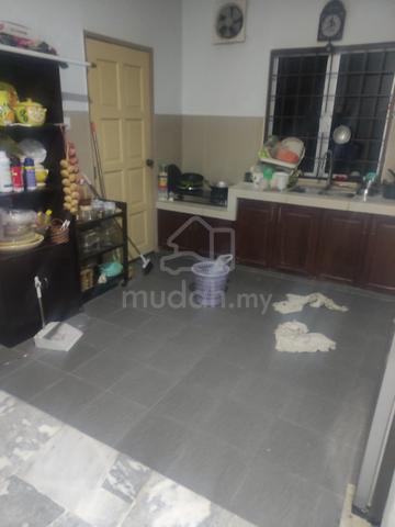 Partially Furnished Selangor Bukit Subang Room For Rent 1