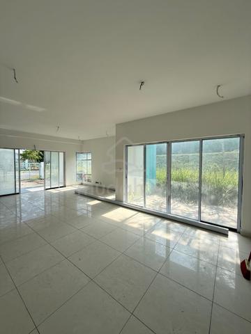3 Sty End Lot Terrace House 5R4B The Clover Homes Semenyih 1