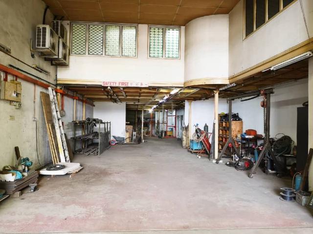 Taman mount austin Single storey factory for rent 1