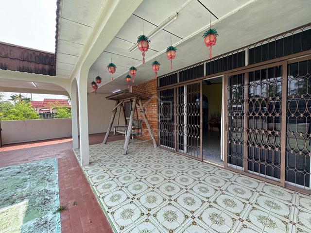4 ROOMS FURNISHED Single Storey Jalan Delima Bukit Beruang MMU Manipal 1