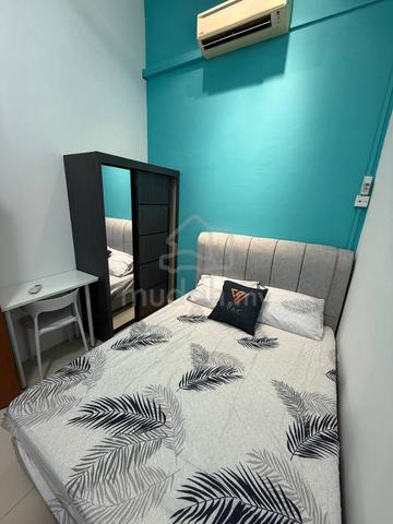Mt Austin Room for Rent 1
