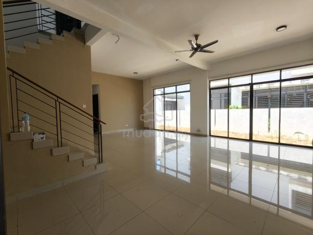 2 storey semi- D house corner @ jenderam harmoni park Dengkil Selangor 1