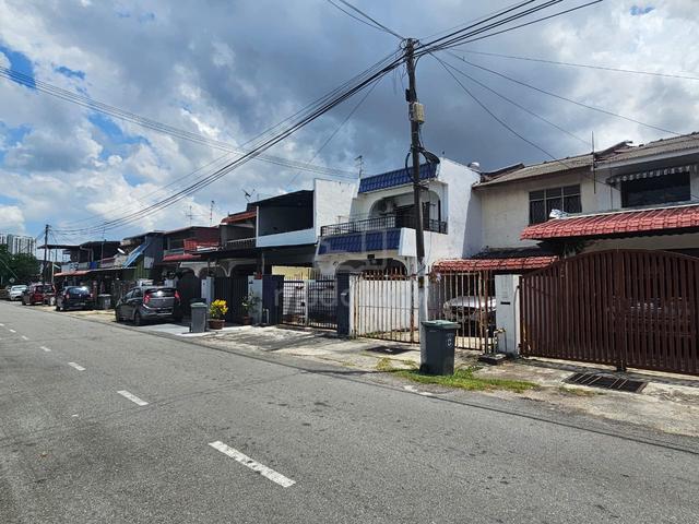 Taman perling jalan pekaka 2 storey low cost corner origina free duty 1