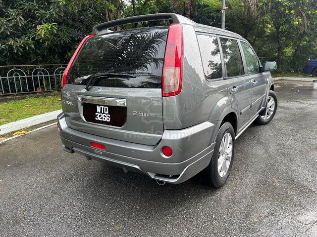 2010 Nissan X-TRAIL 2.5 LUXURY /TIP TOP CONDITION - 4