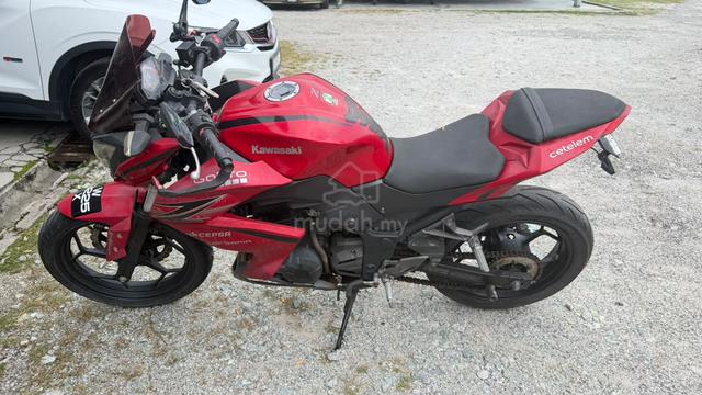 Kawasaki Z250 Candy Red reg 2014 for sale!! - photo 9 of 9