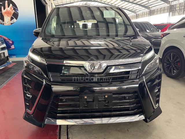 2020 Toyota VOXY 2.0 KIRAMEKI (A) - 2