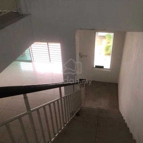 Kajang Double Storey Terrace For Rent, Gated, Swimming Pool, Ukm 4